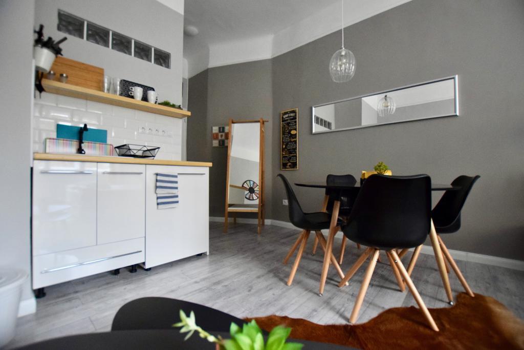Standard By Hi5 - Fejer Gyorgy St בודפשט