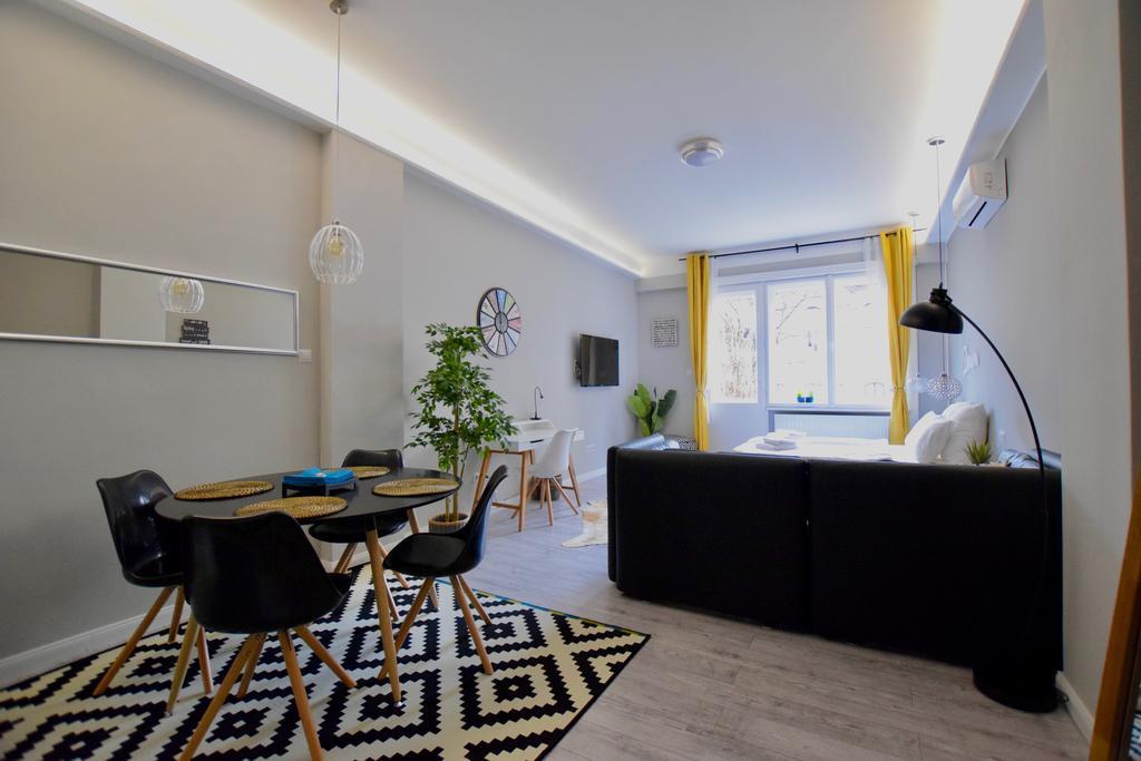 Standard By Hi5 - Fejer Gyorgy St * בודפשט